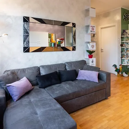 A Modena, Comodo A Tutti I Servizi Appartement